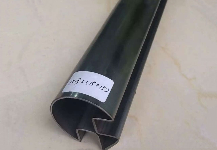 90°度半岛网页版夹玻璃异型管