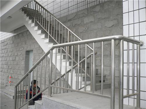 别墅复式楼梯半岛网页版栏杆扶手管