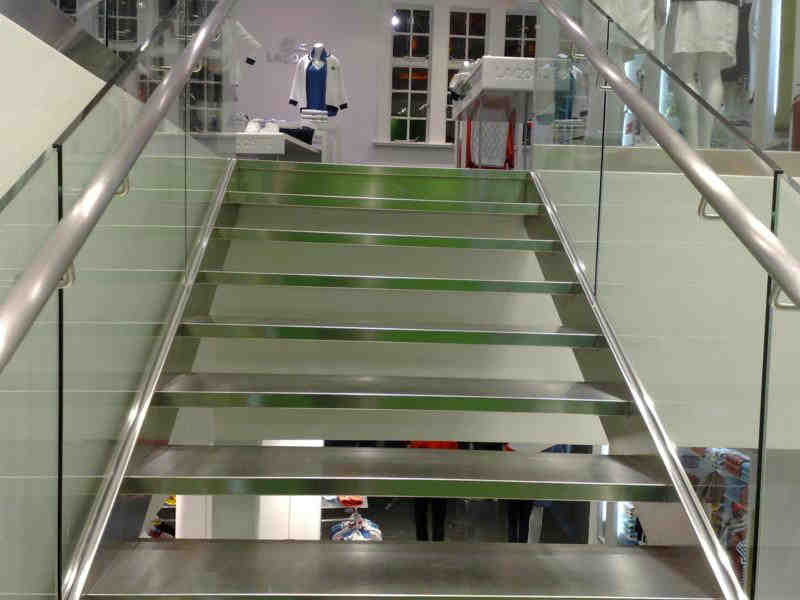 半岛网页版楼梯矩形护栏管