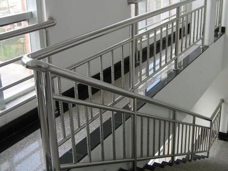 半岛网页版楼梯护栏扶手管的组成与保养方法