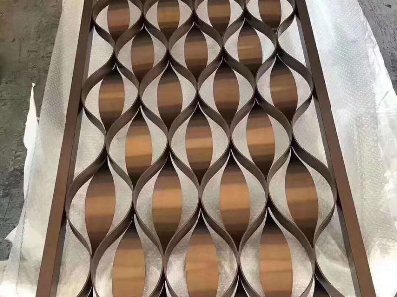 看看现代半岛网页版屏风造型的基本特点